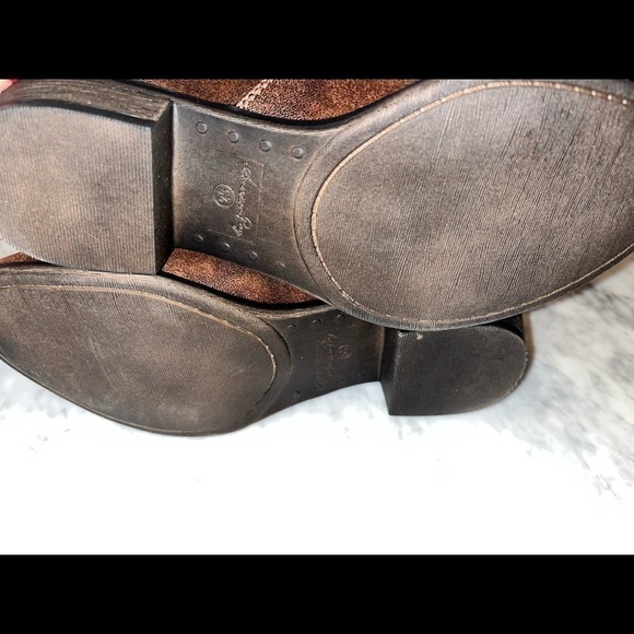 NEW! American Rag Abby Ankle Booties Brown Side Zippers - Picture 9 of 11